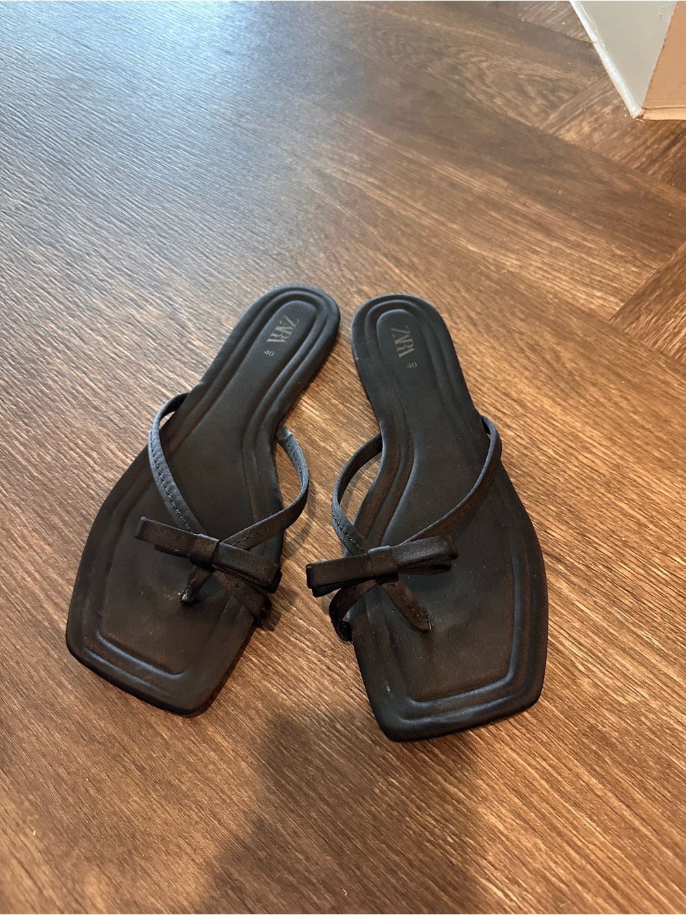 Zara Black Square-Toe Bow Thong Sandals